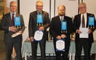 SAL ansiomitalin saaneet Ari Honkala, Seppo Semi, Tapio Sokura, Peter Rönnberg (poissa Matti Peippo)